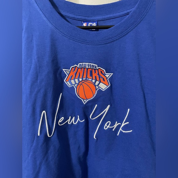 NBA Blue New York Knicks Women's Top - Picture 2 of 3